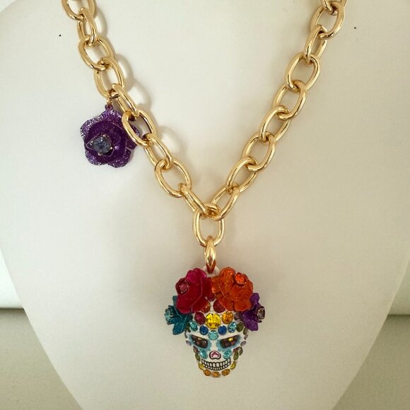 NWT BETSEY JOHNSON HALLOWEEN SKULL NECKLACE - Picture 1 of 4